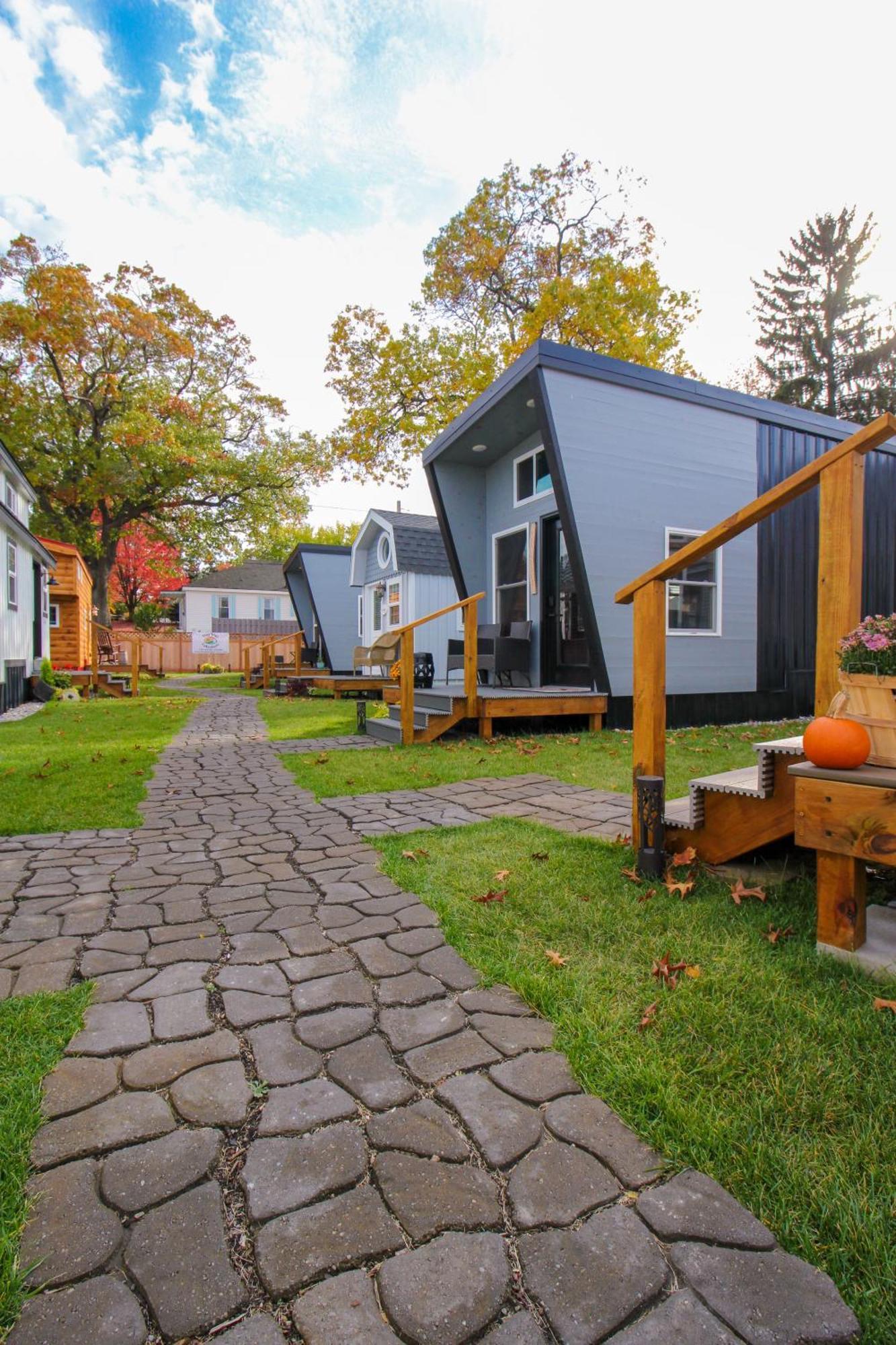 Tiny Digs Lakeshore - Tiny House Lodging Muskegon Exterior photo