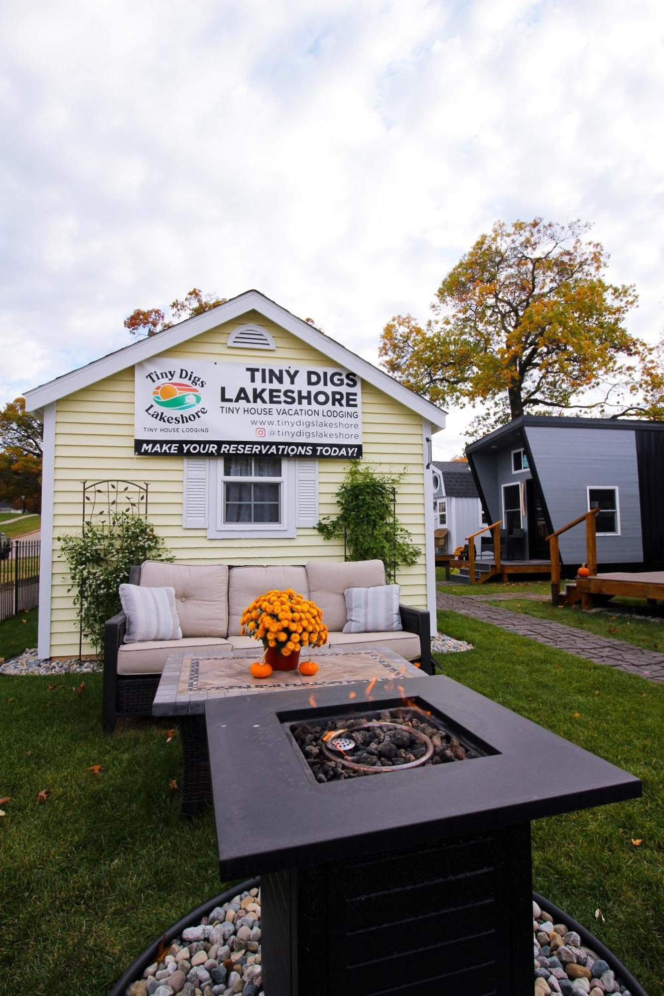 Tiny Digs Lakeshore - Tiny House Lodging Muskegon Exterior photo