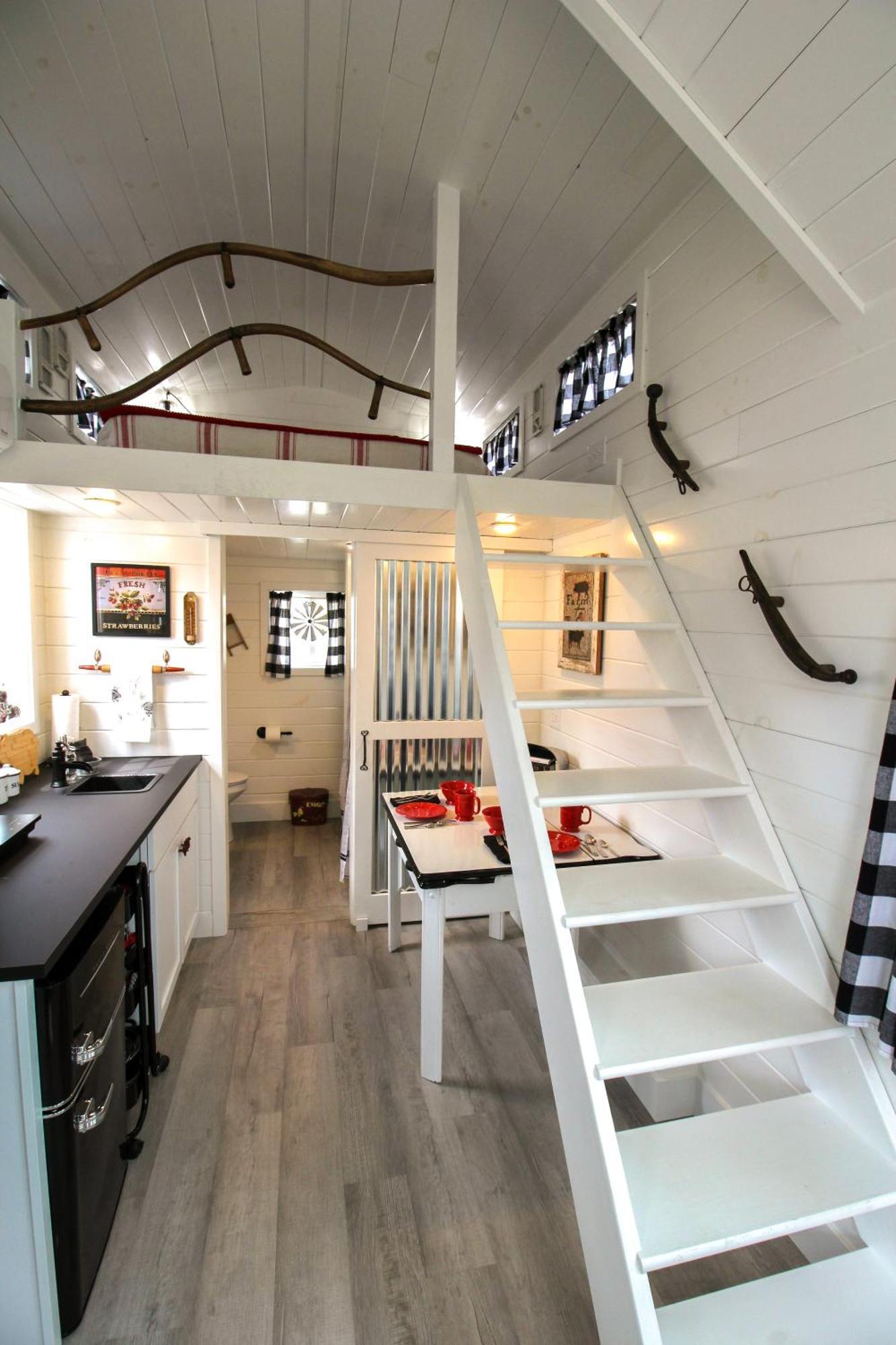 Tiny Digs Lakeshore - Tiny House Lodging Muskegon Exterior photo