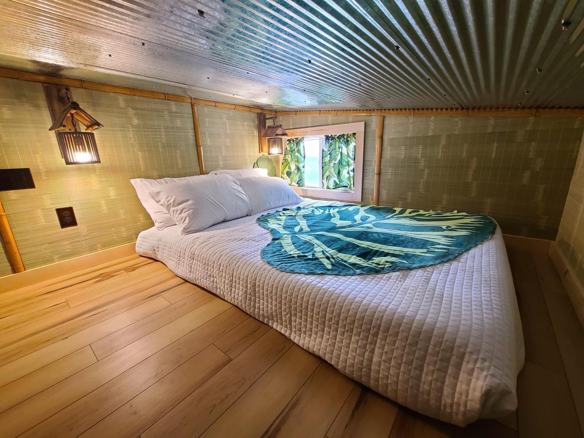 Tiny Digs Lakeshore - Tiny House Lodging Muskegon Room photo