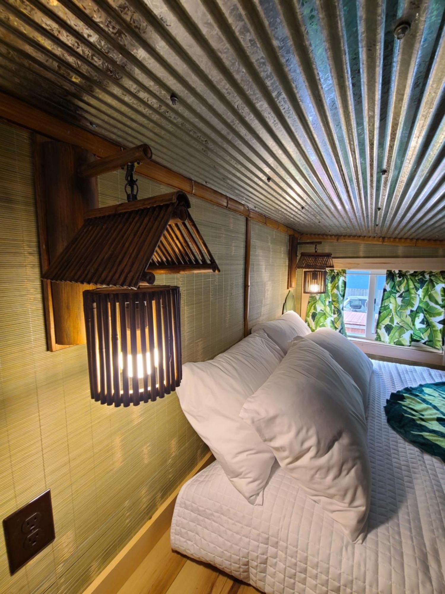 Tiny Digs Lakeshore - Tiny House Lodging Muskegon Room photo